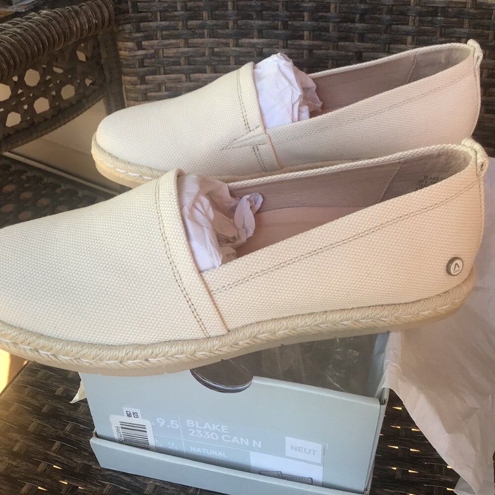 ABEO Blake Women's Canvas Slip-on - Picture 3 of 6